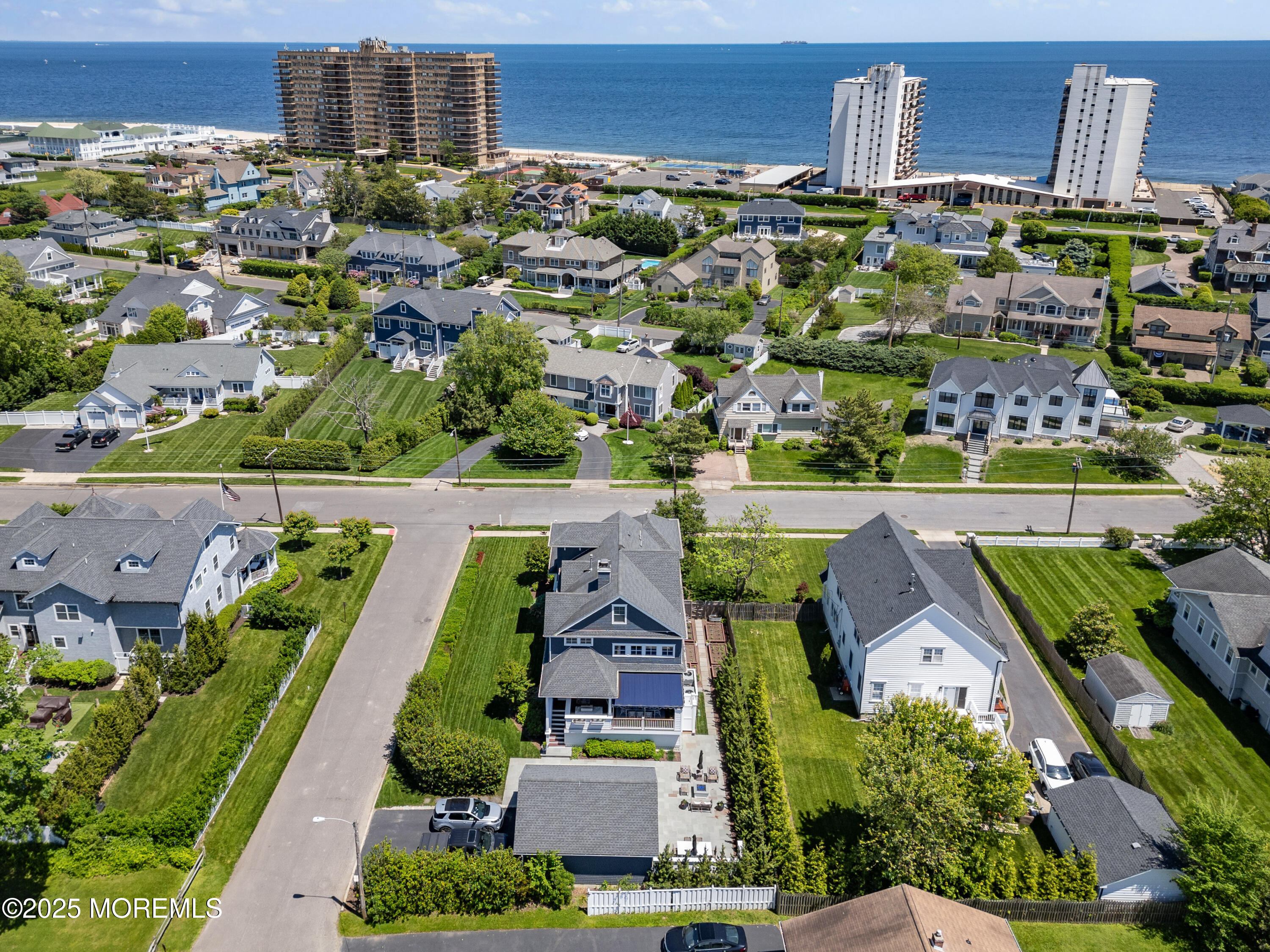 8 River Avenue