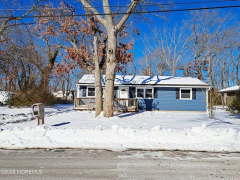 Homes For Sale - 17 Clark Drive<br/> Howell, NJ 07731