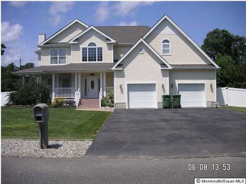 Homes For Sale - 528 Vanderbilt Avenue<br/> Bayville, NJ 08721