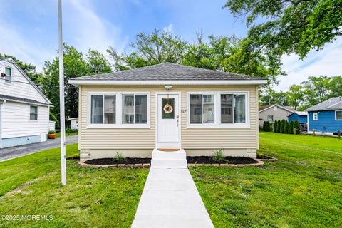 Homes For Rent - 509 Monmouth Avenue<br/> Ocean County, Ocean Gate, NJ 08740