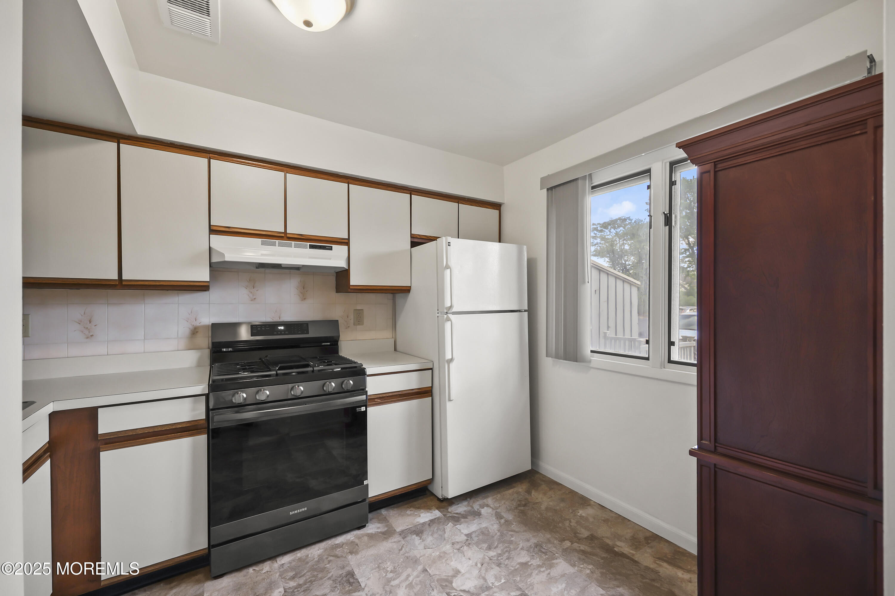 165 Shore Boulevard #13, Keansburg, New Jersey image 5