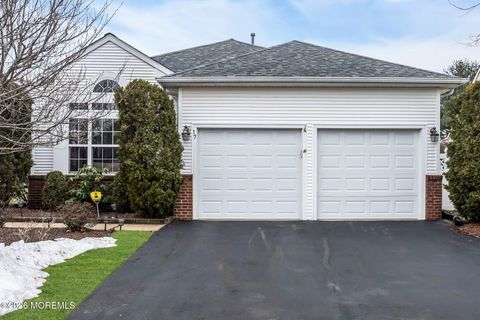 17 Rochford Drive Manchester NJ 08759