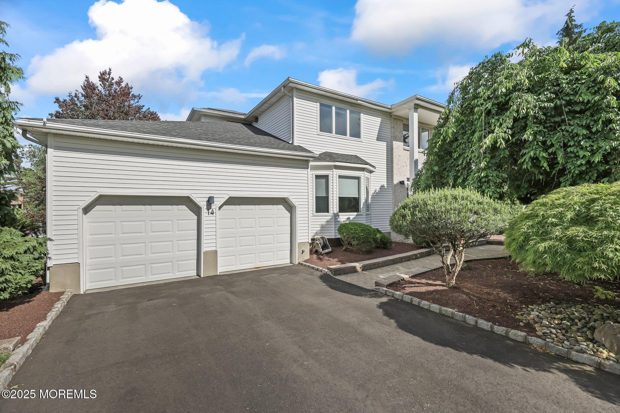 14 Country Oaks Drive, Manalapan, New Jersey image 3