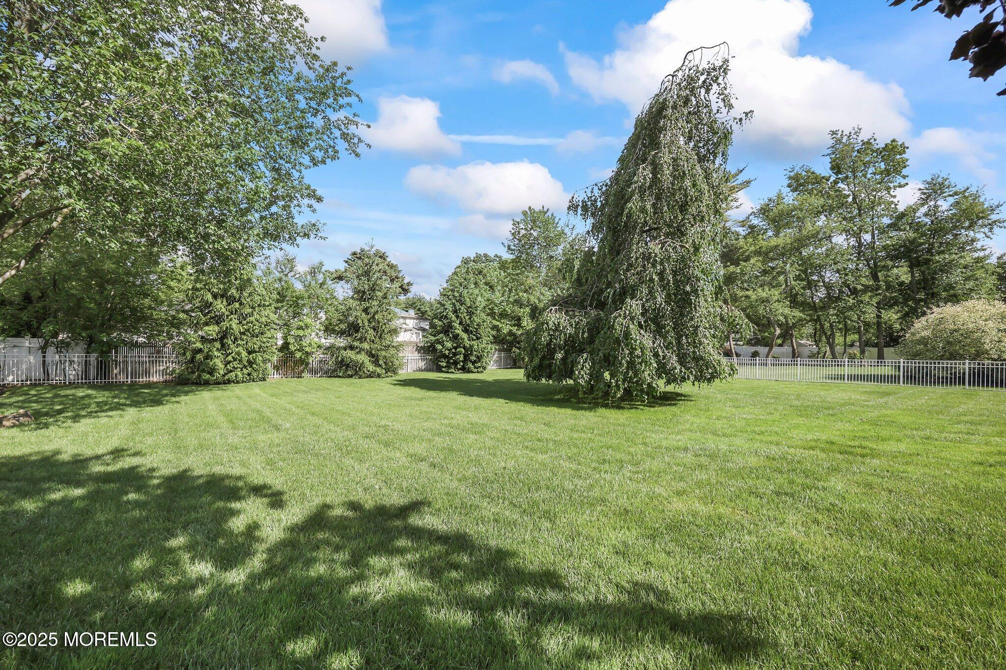 14 Country Oaks Drive, Manalapan, New Jersey image 39