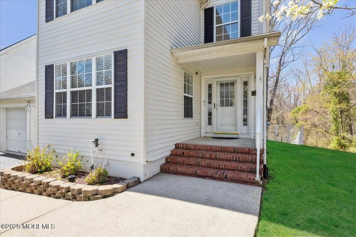 Old Bridge, New Jersey 08857, United States, 4 Bedrooms Bedrooms, ,3 BathroomsBathrooms,Residential,Active,129706