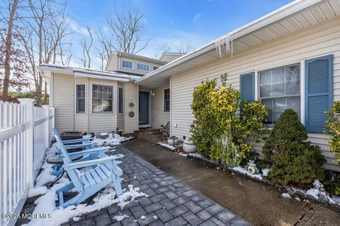 5 Cherrywood Circle 105 Brick NJ 08724