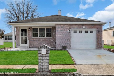 10 Aztec Court Toms River NJ 08757