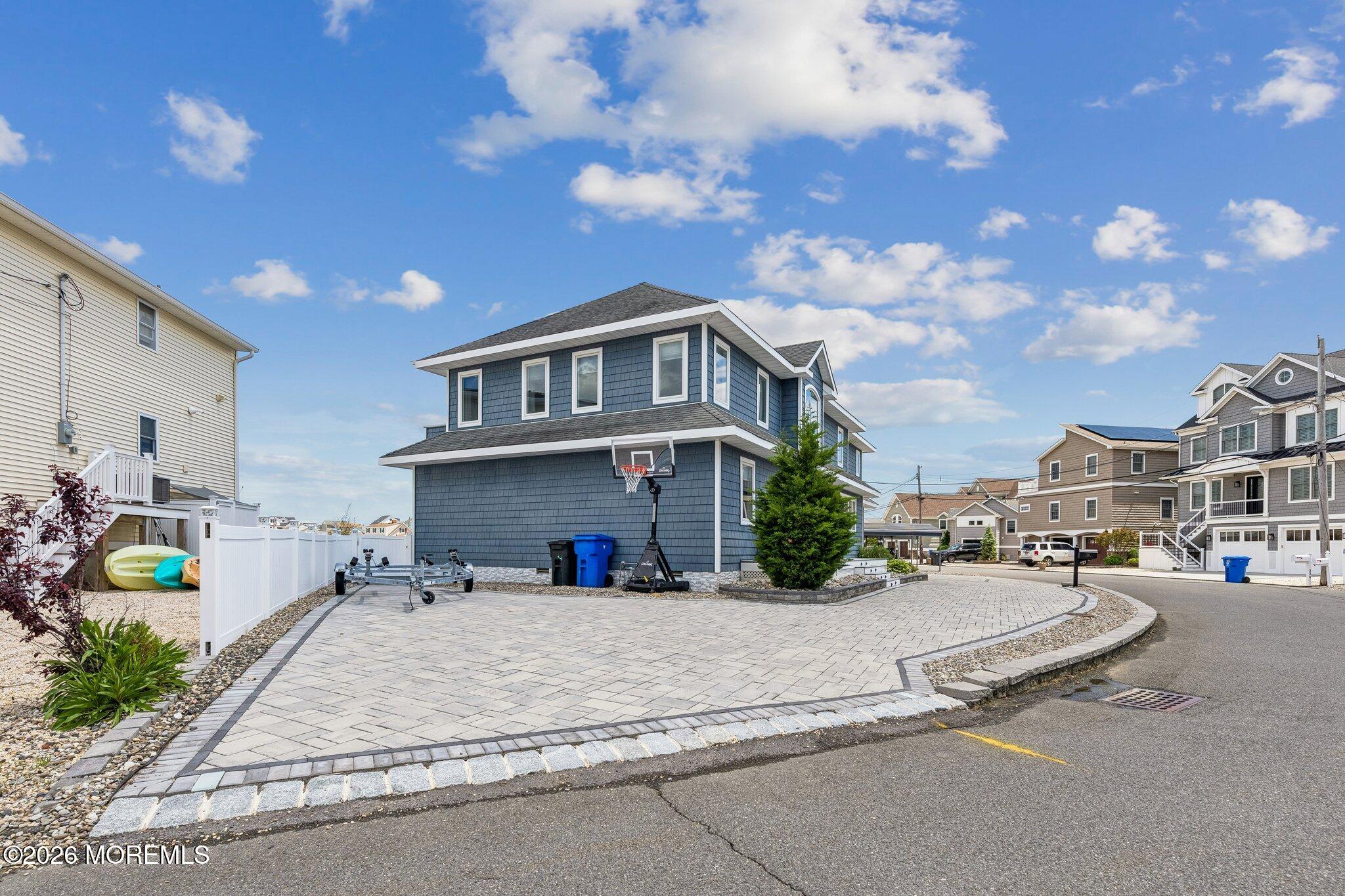 331 Venice Drive