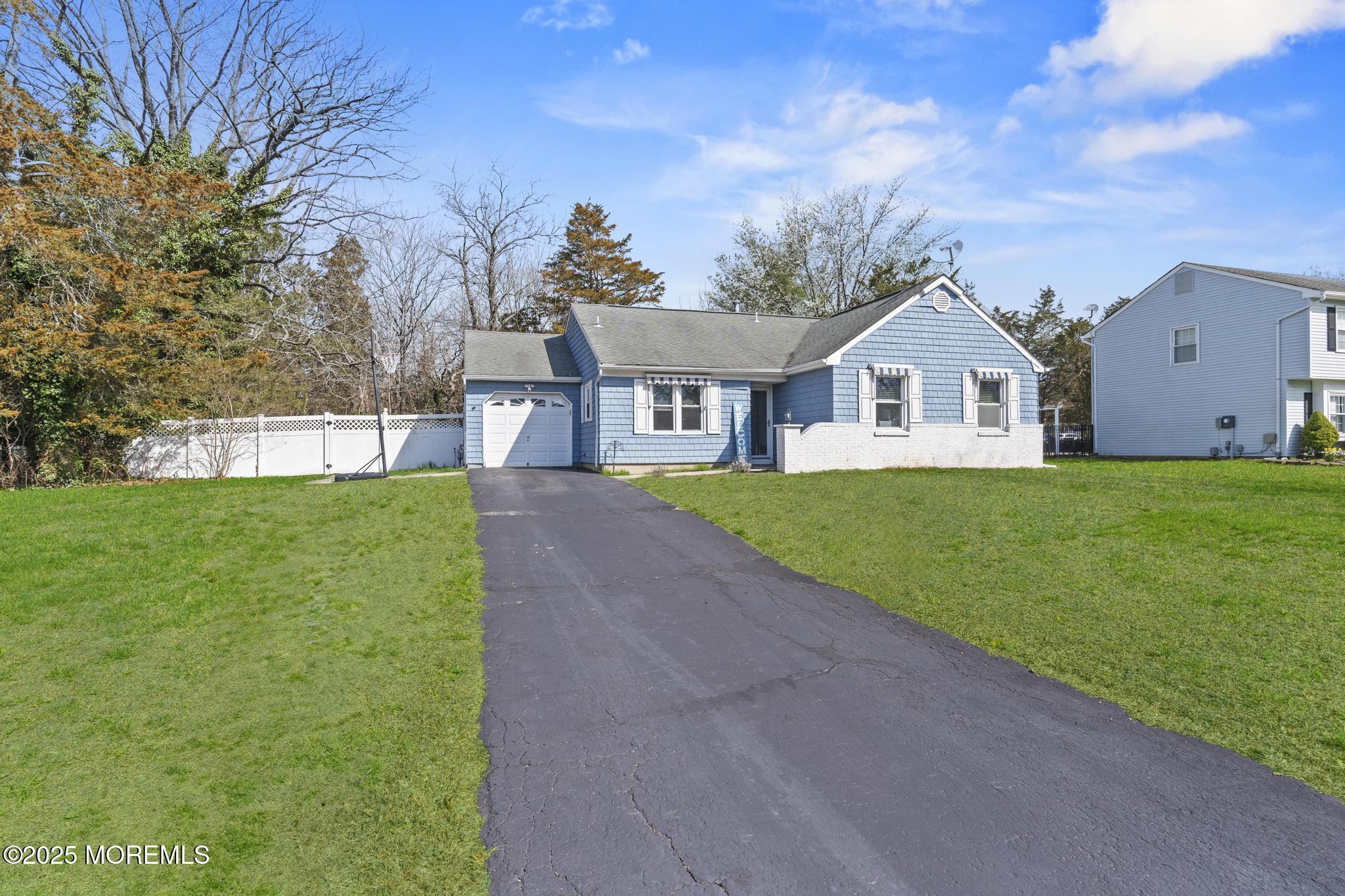 95 Rolling Hills Court, Toms River, New Jersey image 2