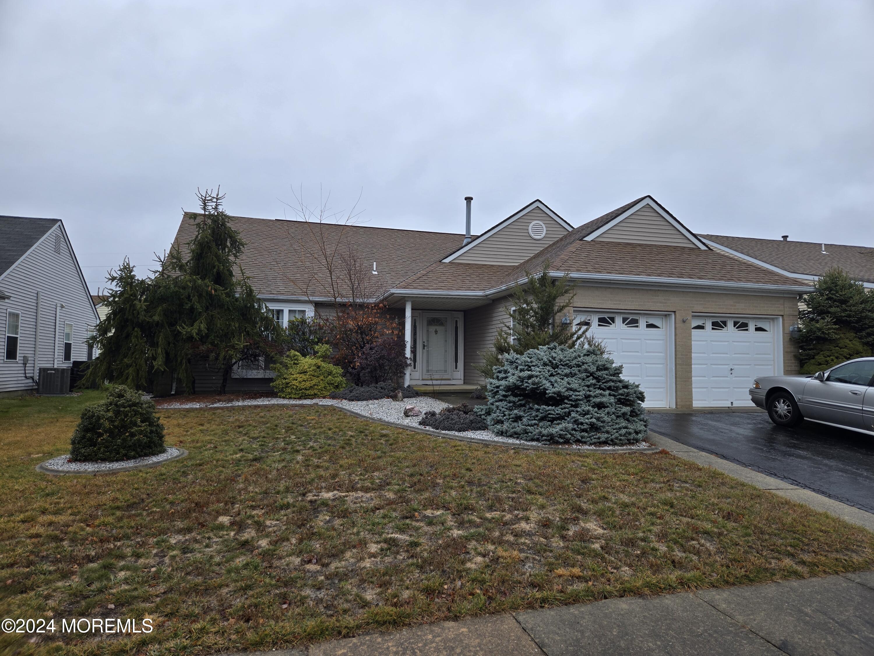 42 Portsmouth Drive, Toms River, New Jersey image 1