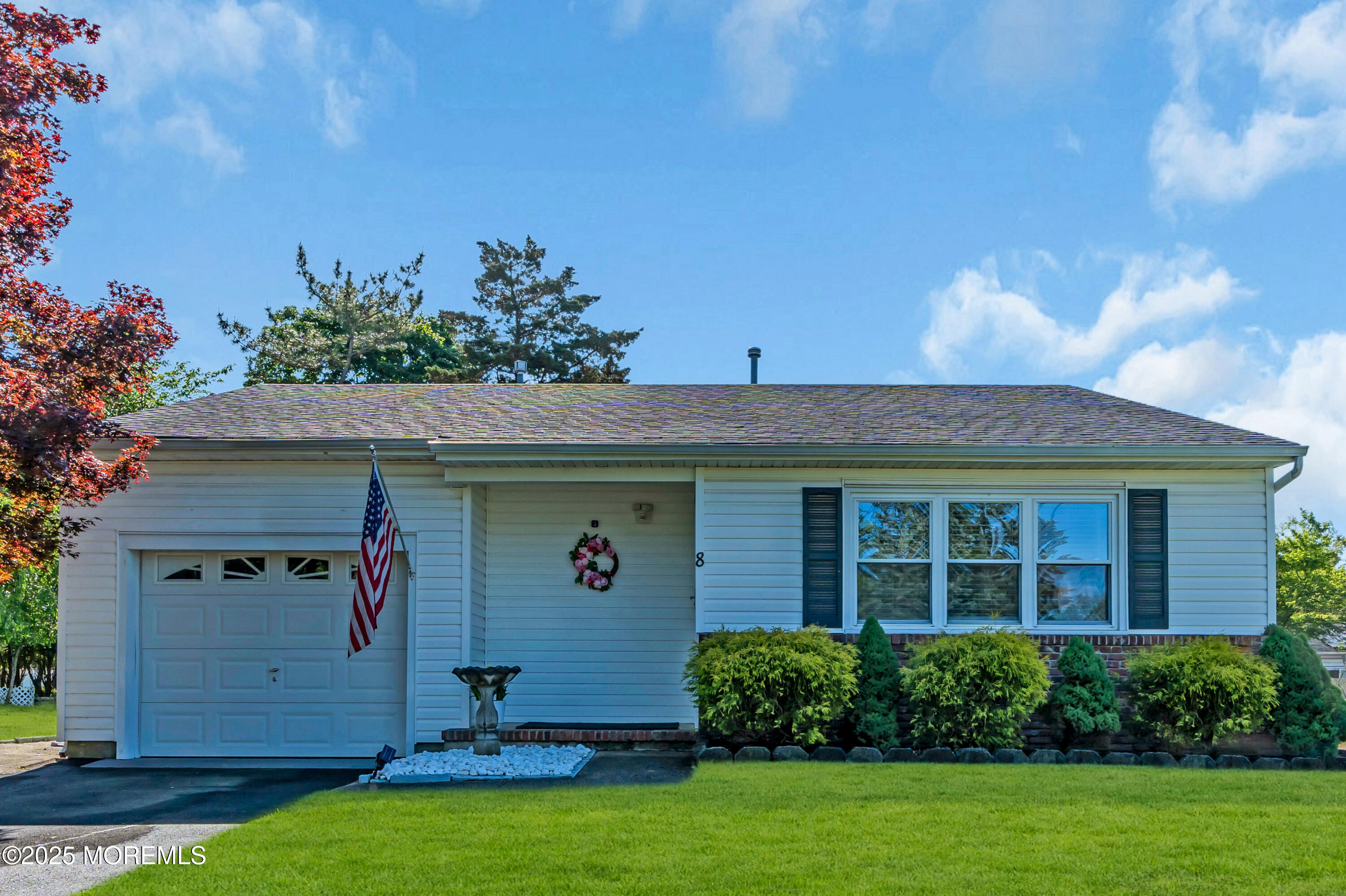 8 Brakenbury Court, Toms River, New Jersey image 1