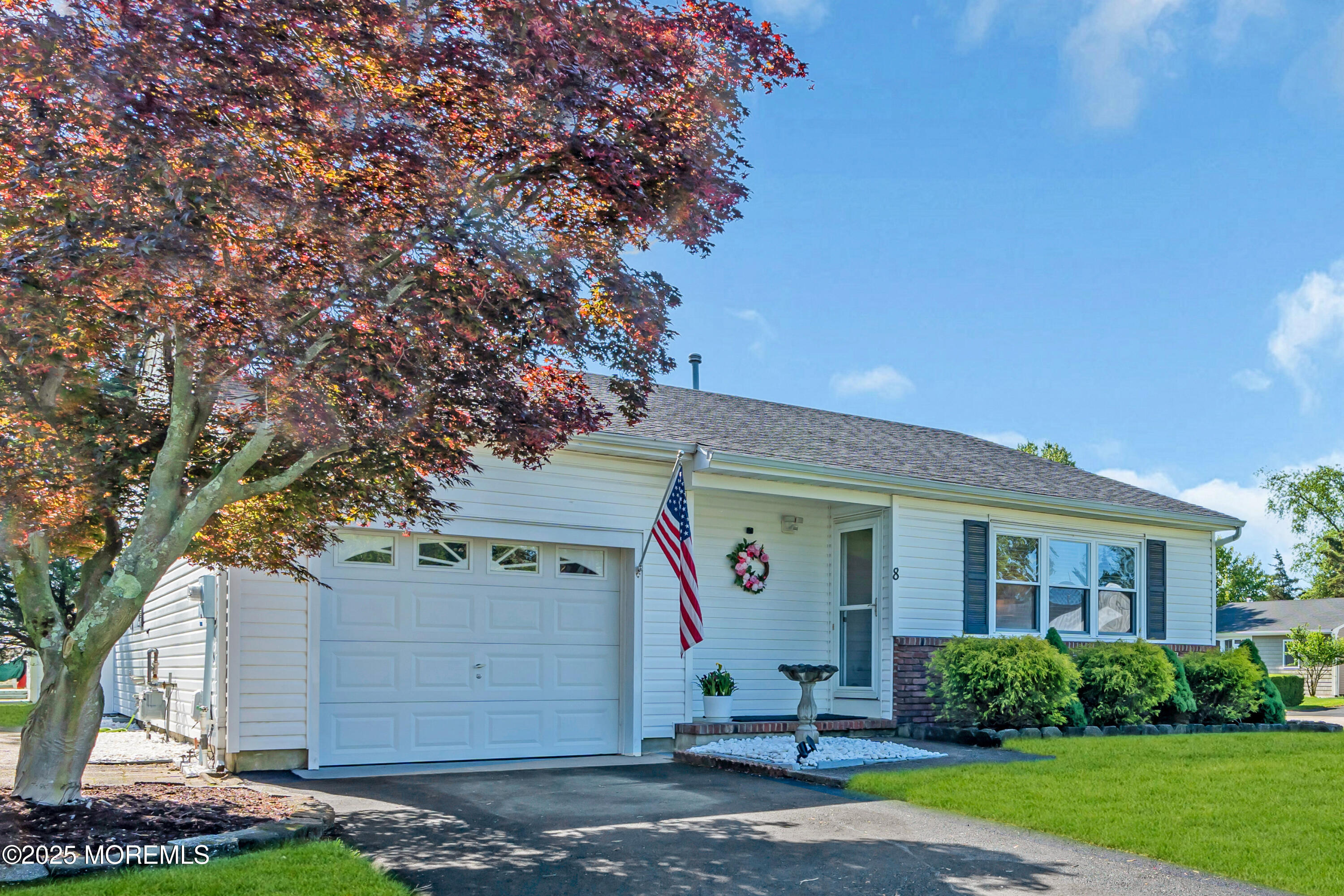 8 Brakenbury Court, Toms River, New Jersey image 2