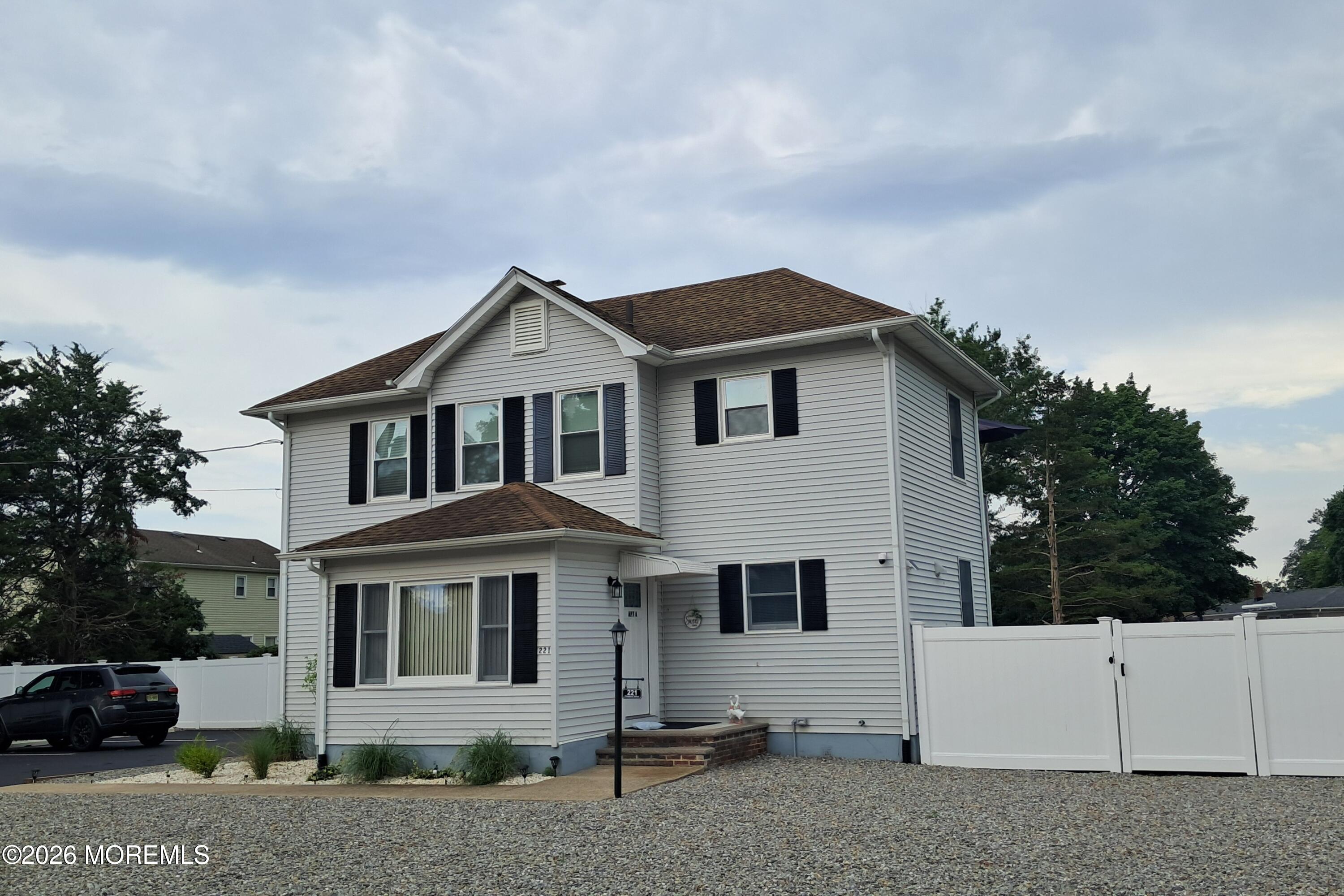 221 Chestnut Street