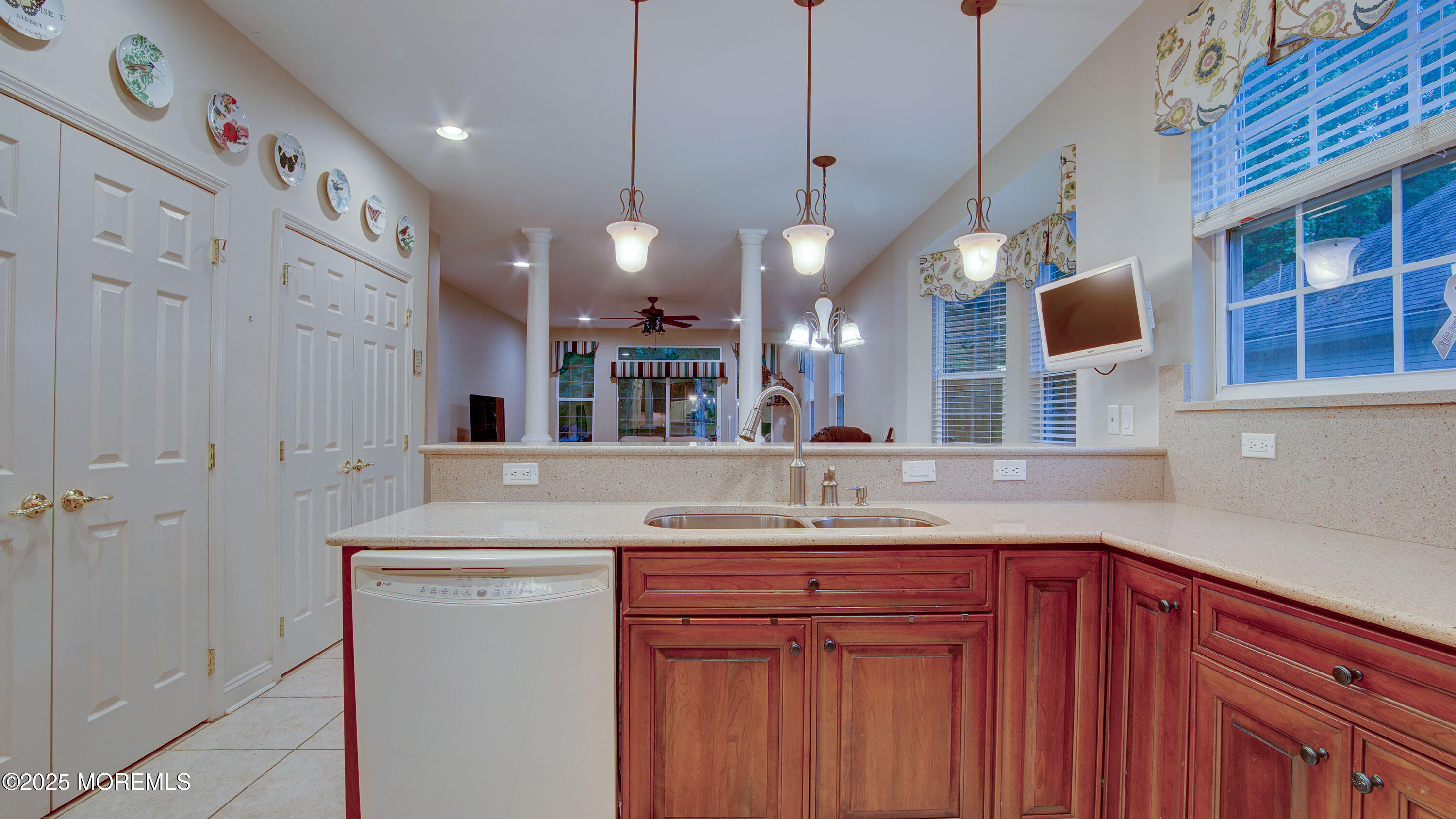 49 Wintergreen Drive, Manalapan, New Jersey image 10