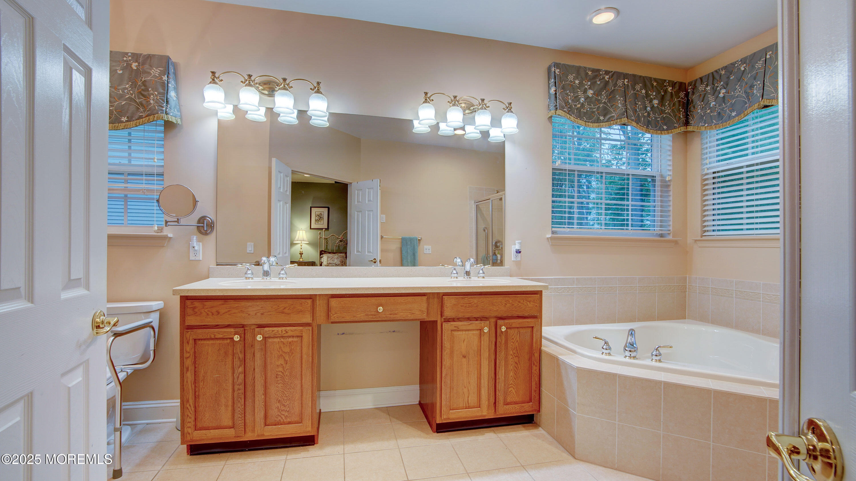 49 Wintergreen Drive, Manalapan, New Jersey image 18