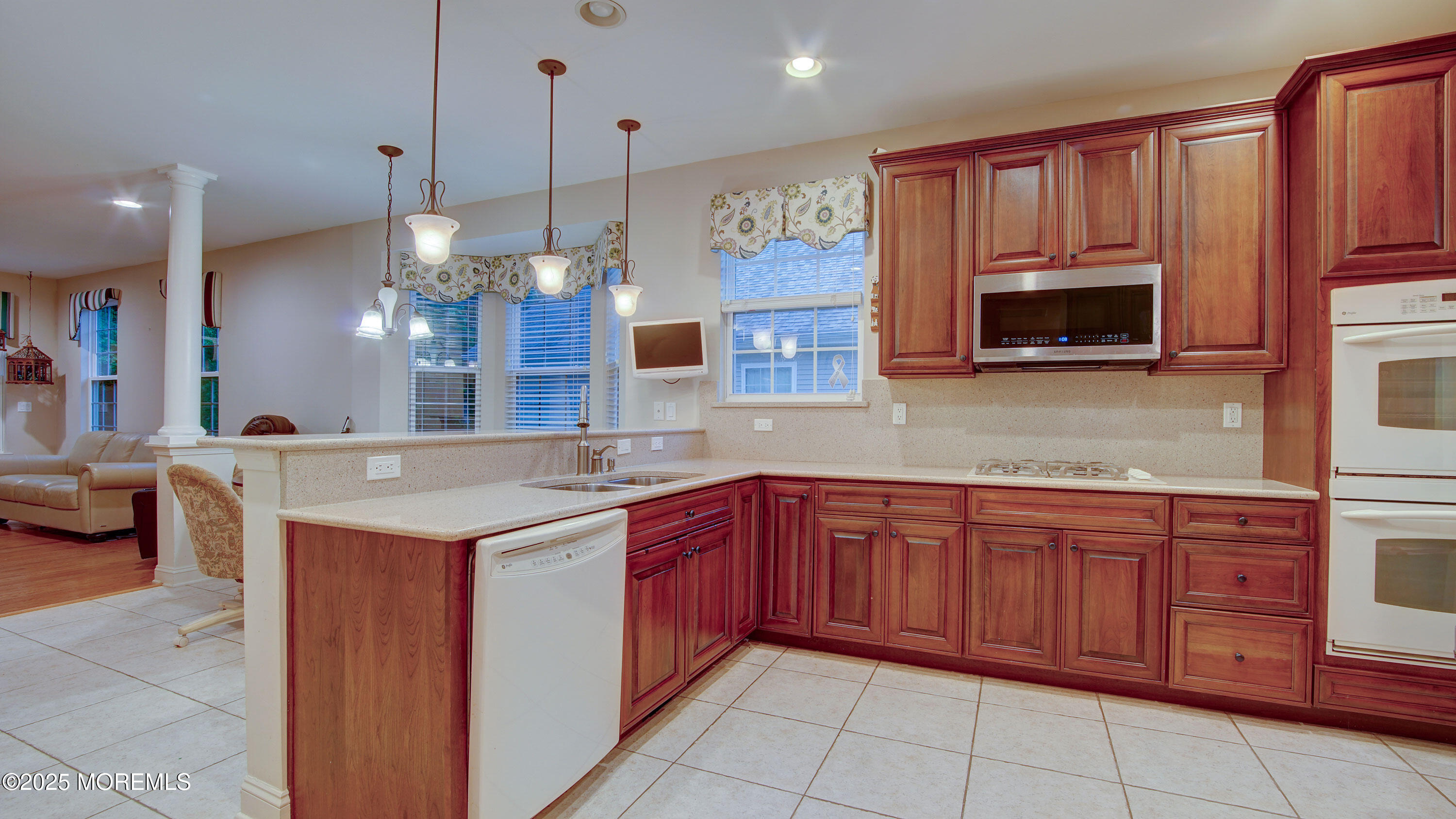 49 Wintergreen Drive, Manalapan, New Jersey image 9