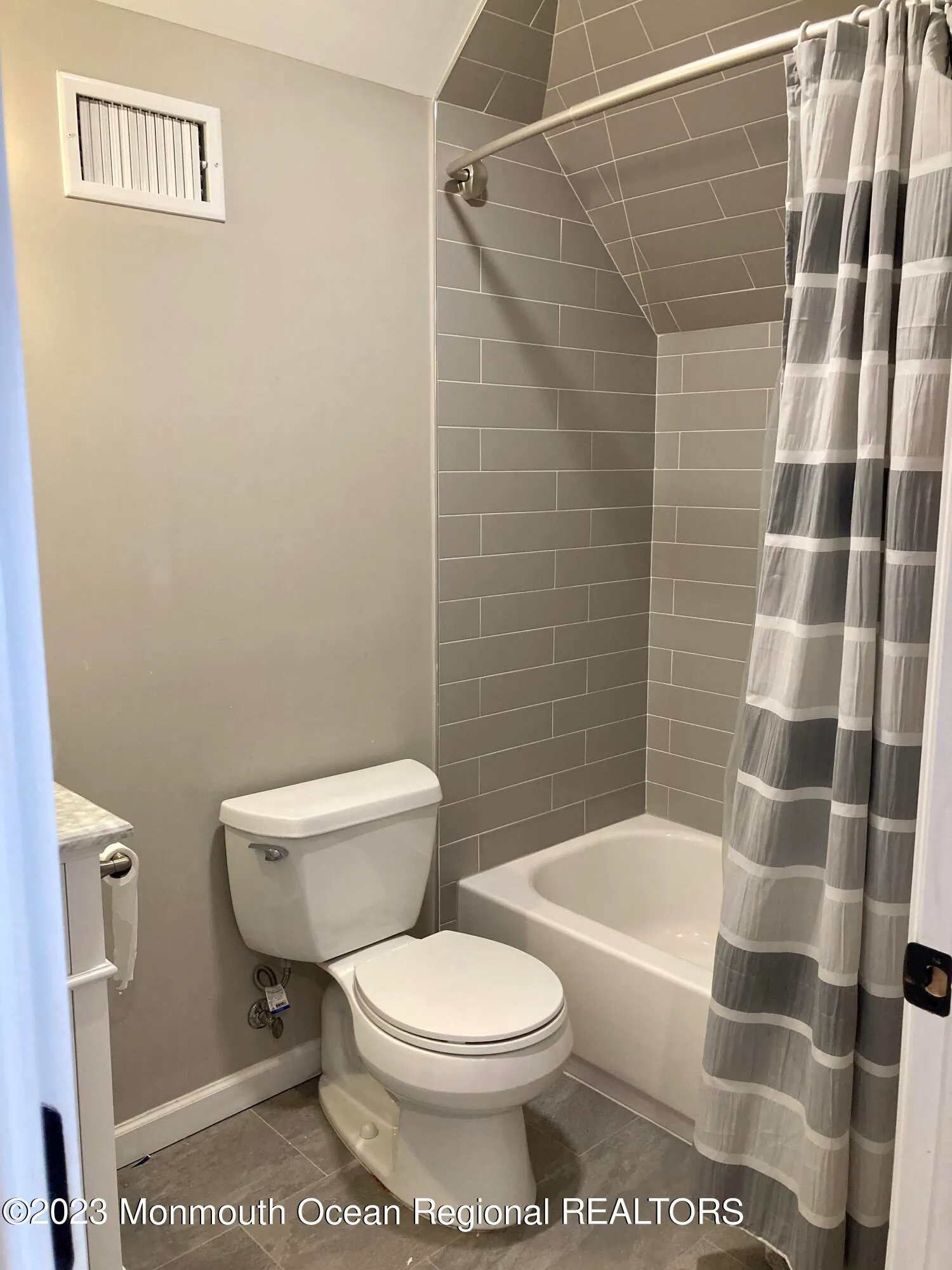 Asbury Park, New Jersey 07712, United States, 5 Bedrooms Bedrooms, ,4 BathroomsBathrooms,Residential,Active,182645