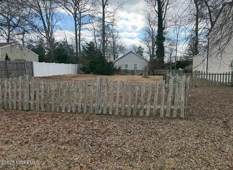 MLS: 22505314