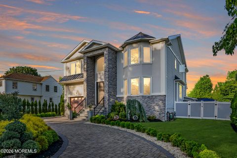 Homes For Sale - 243 Overbrook Avenue<br/> Oakhurst, NJ 07755