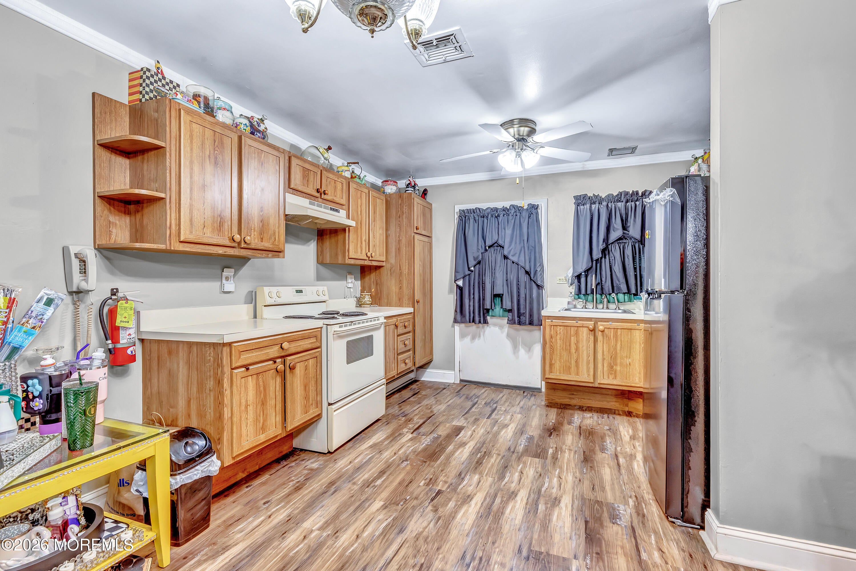 37D Cambridge Court 100