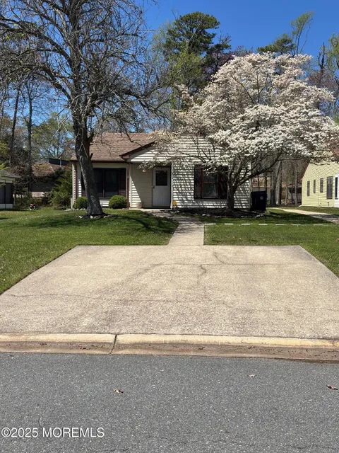 MLS: 22512541