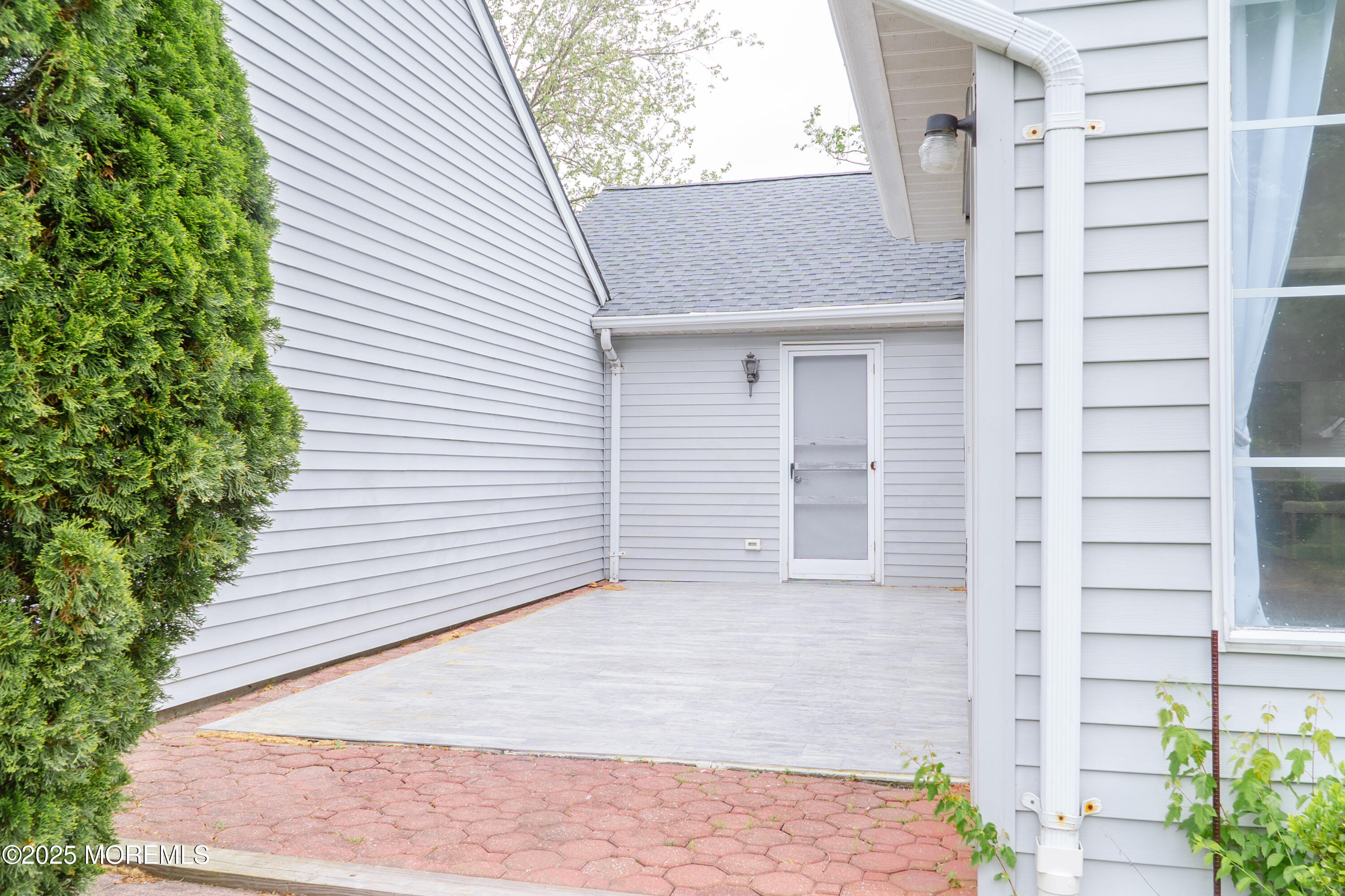 646B Nutley Drive, Monroe Township, New Jersey image 2
