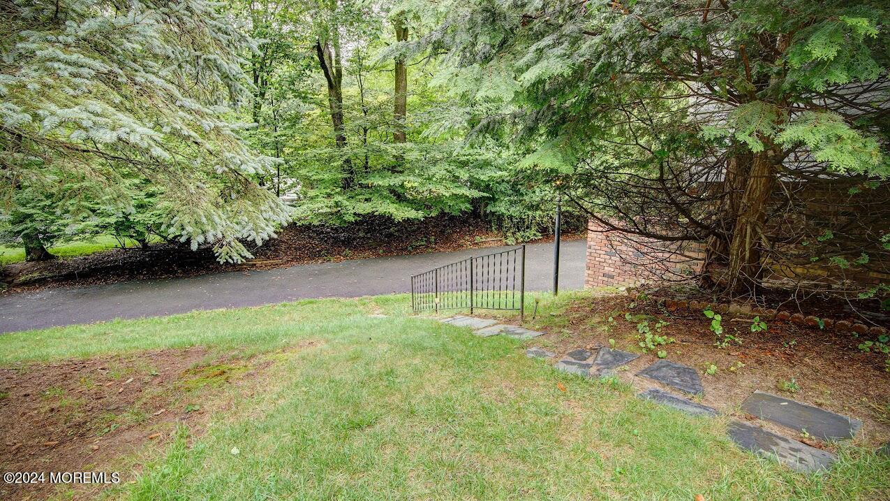 8 Overlook Drive, Holmdel, New Jersey image 18