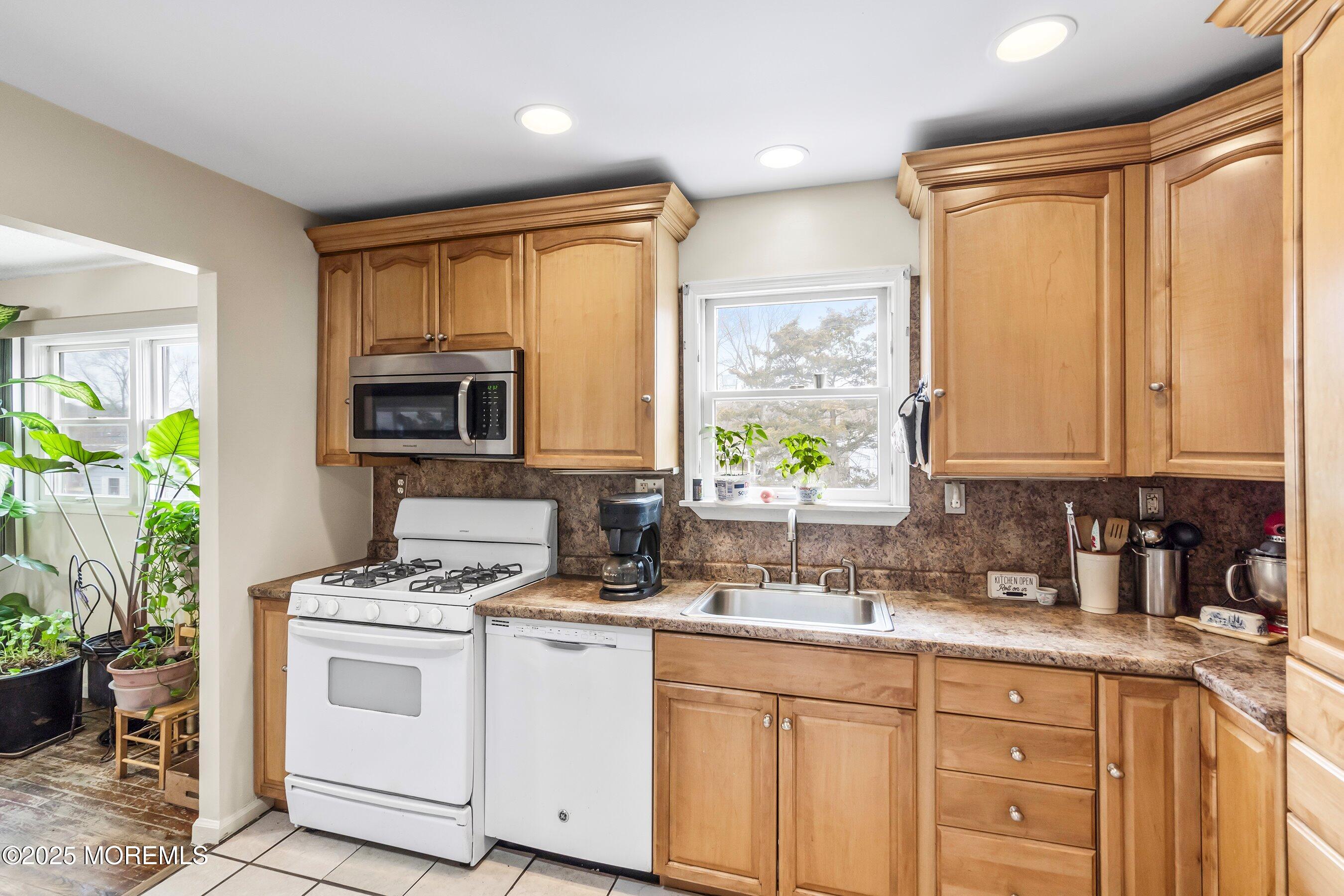8 Pine Hill Street, Jackson, New Jersey image 13