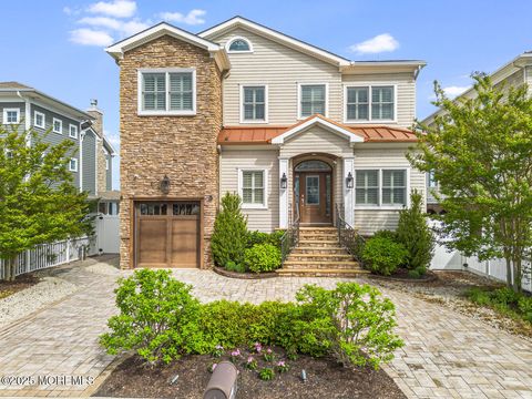 Photo of 47 Pershing Boulevard, Lavallette, NJ 08735 (MLS # 22534960)