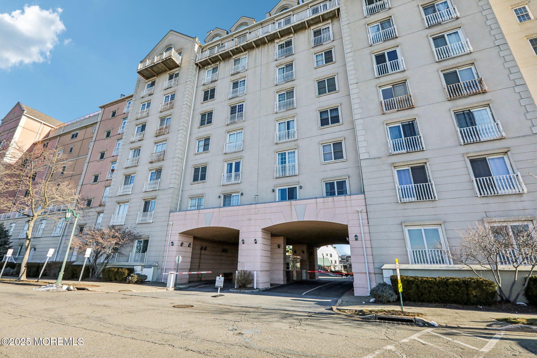 111 Shearwater Court #23, Jersey City, New Jersey image 32