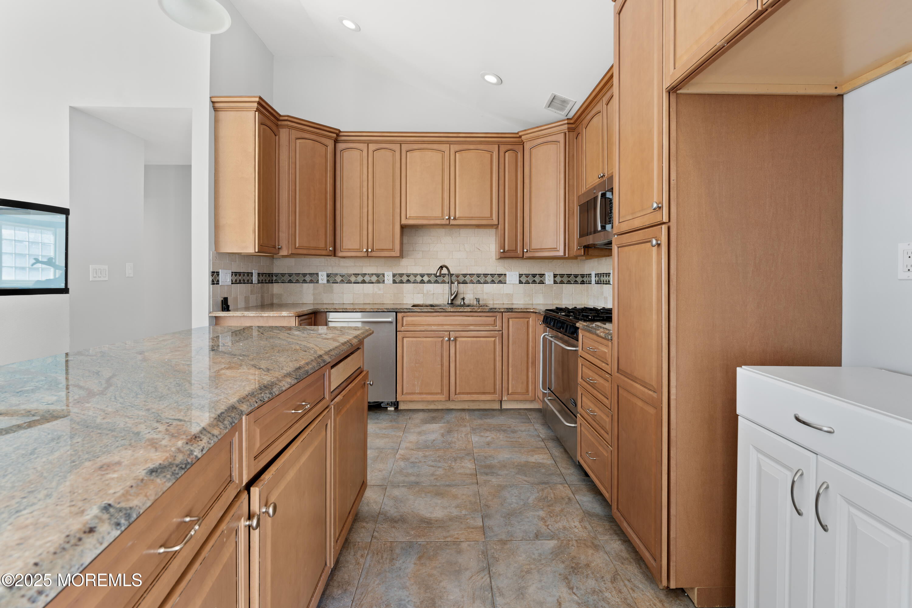 10 Nottingham Drive, Howell, New Jersey image 13