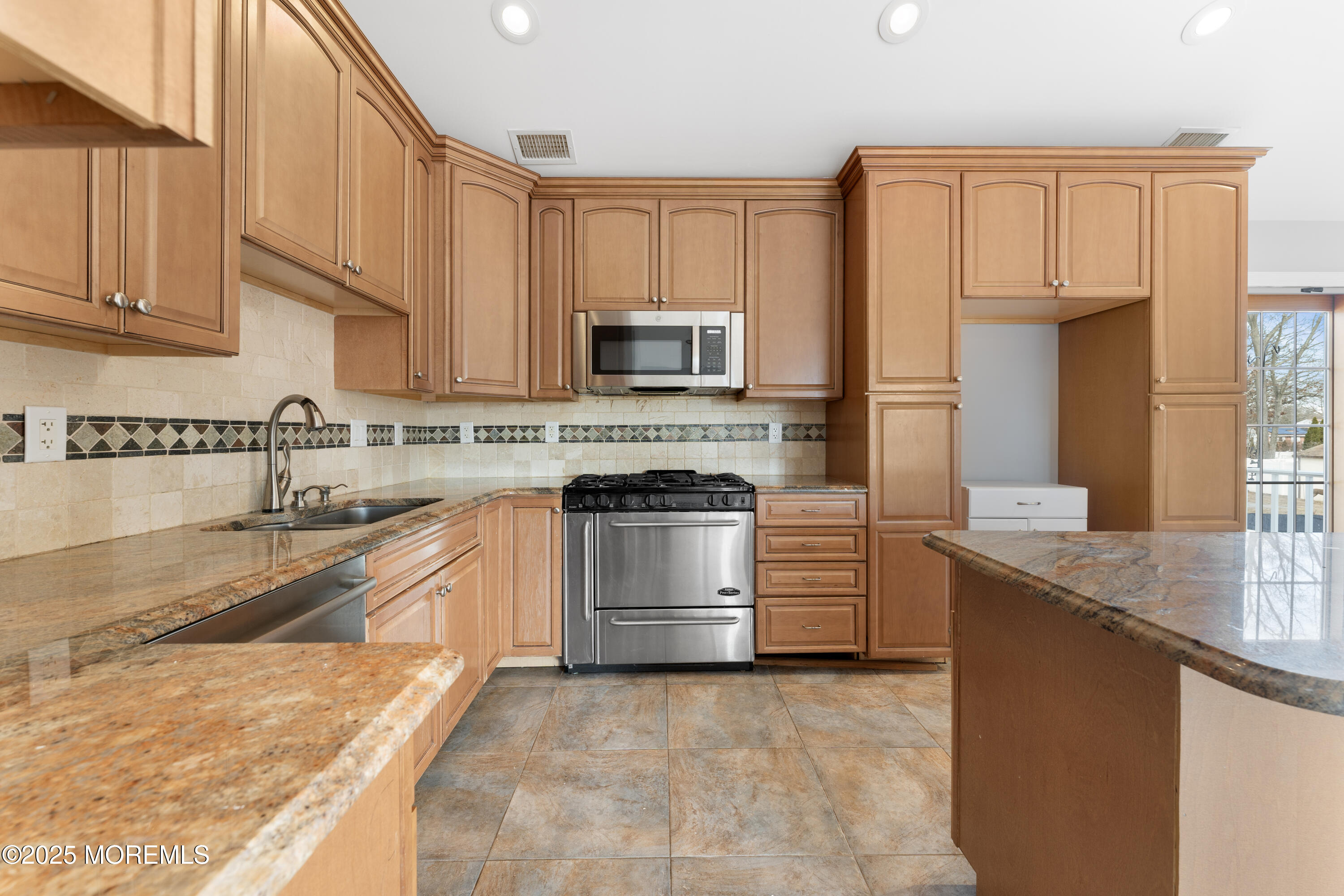 10 Nottingham Drive, Howell, New Jersey image 15