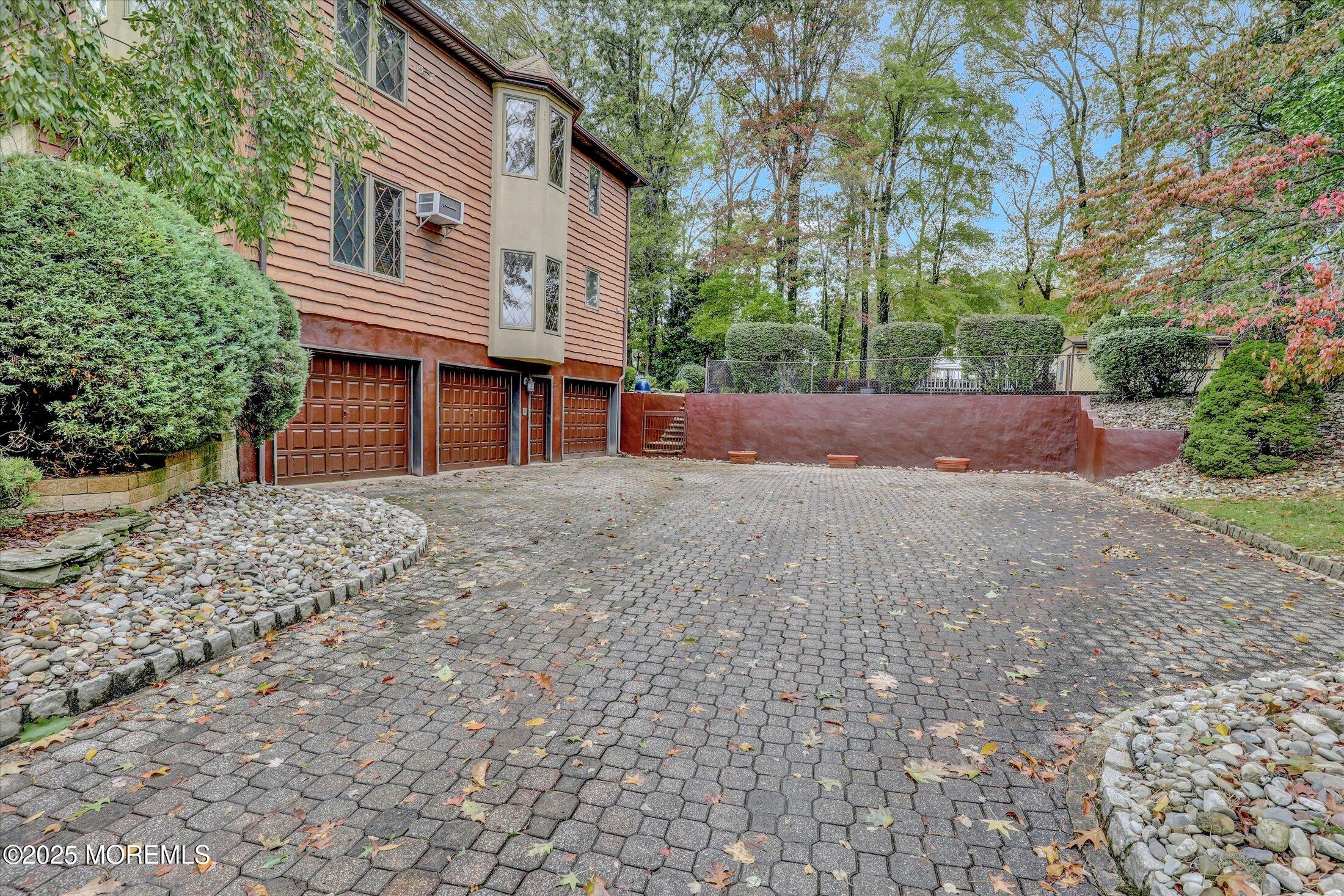 Morganville, New Jersey, 07751, United States, 7 Bedrooms Bedrooms, ,8 BathroomsBathrooms,Residential,Active,2042751
