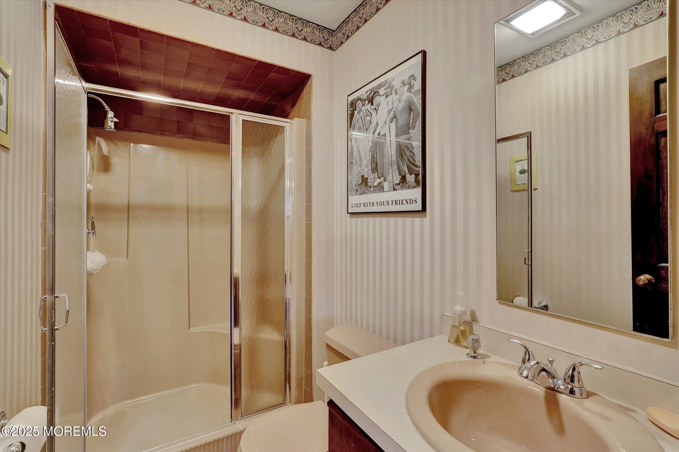 Morganville, New Jersey, 07751, United States, 7 Bedrooms Bedrooms, ,8 BathroomsBathrooms,Residential,Active,2042751