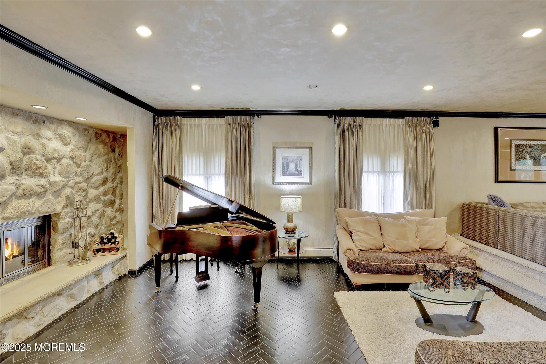 Morganville, New Jersey, 07751, United States, 7 Bedrooms Bedrooms, ,8 BathroomsBathrooms,Residential,Active,2042751