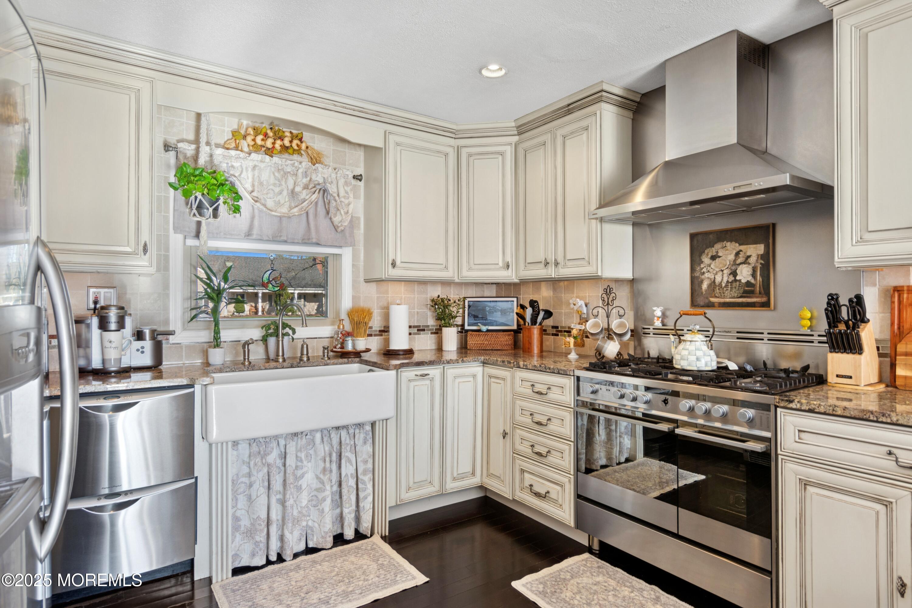 27 Drexel Lane, Aberdeen, New Jersey image 13