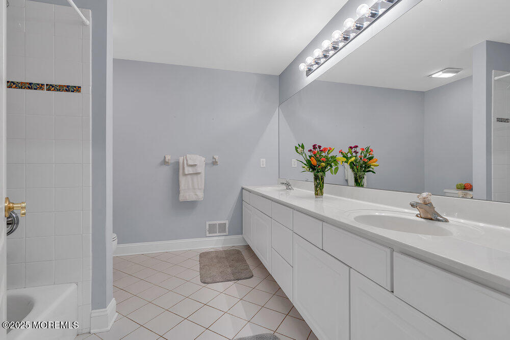 7 Taylors Run, Tinton Falls, New Jersey image 38