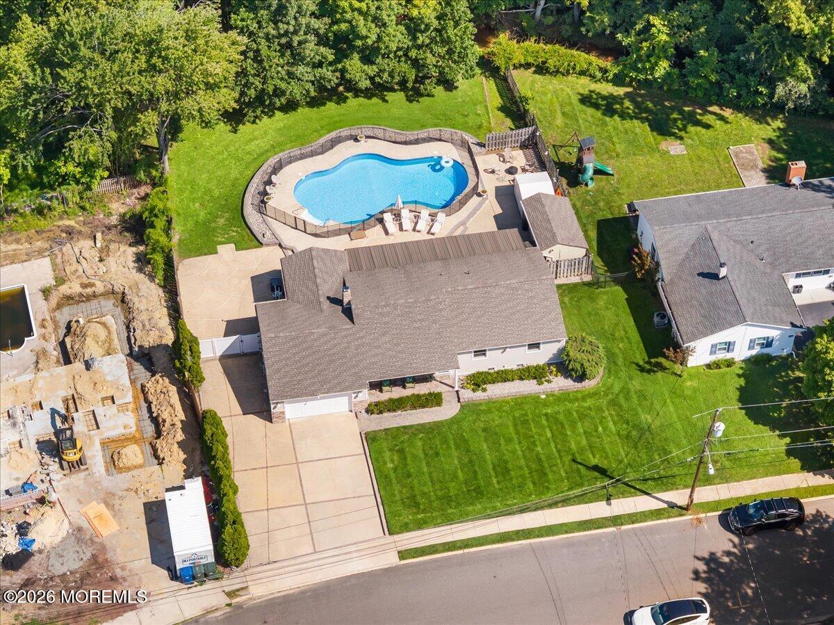 443 W Lake Avenue