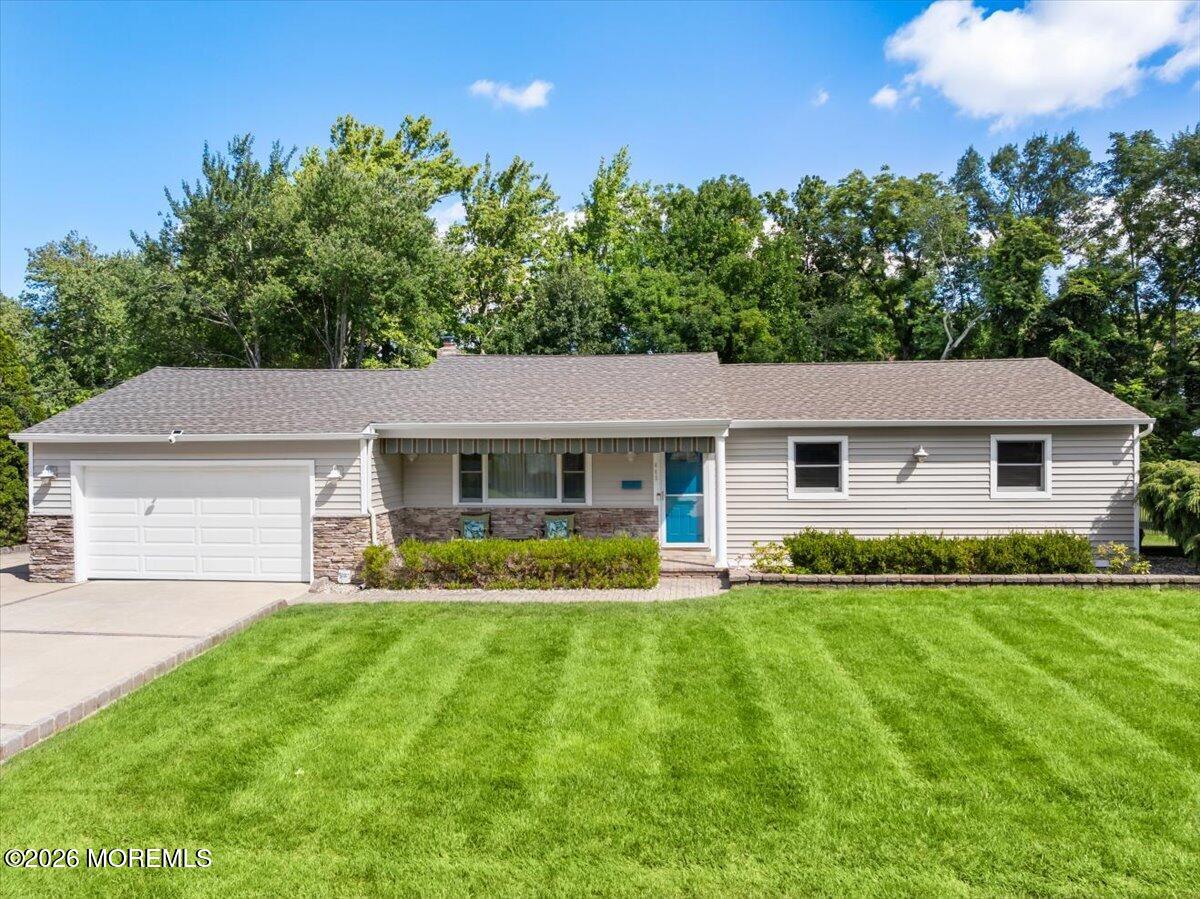 443 W Lake Avenue