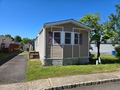 Mobile Home For Sale - 33 Ruffian Way<br/> Howell, NJ 07731
