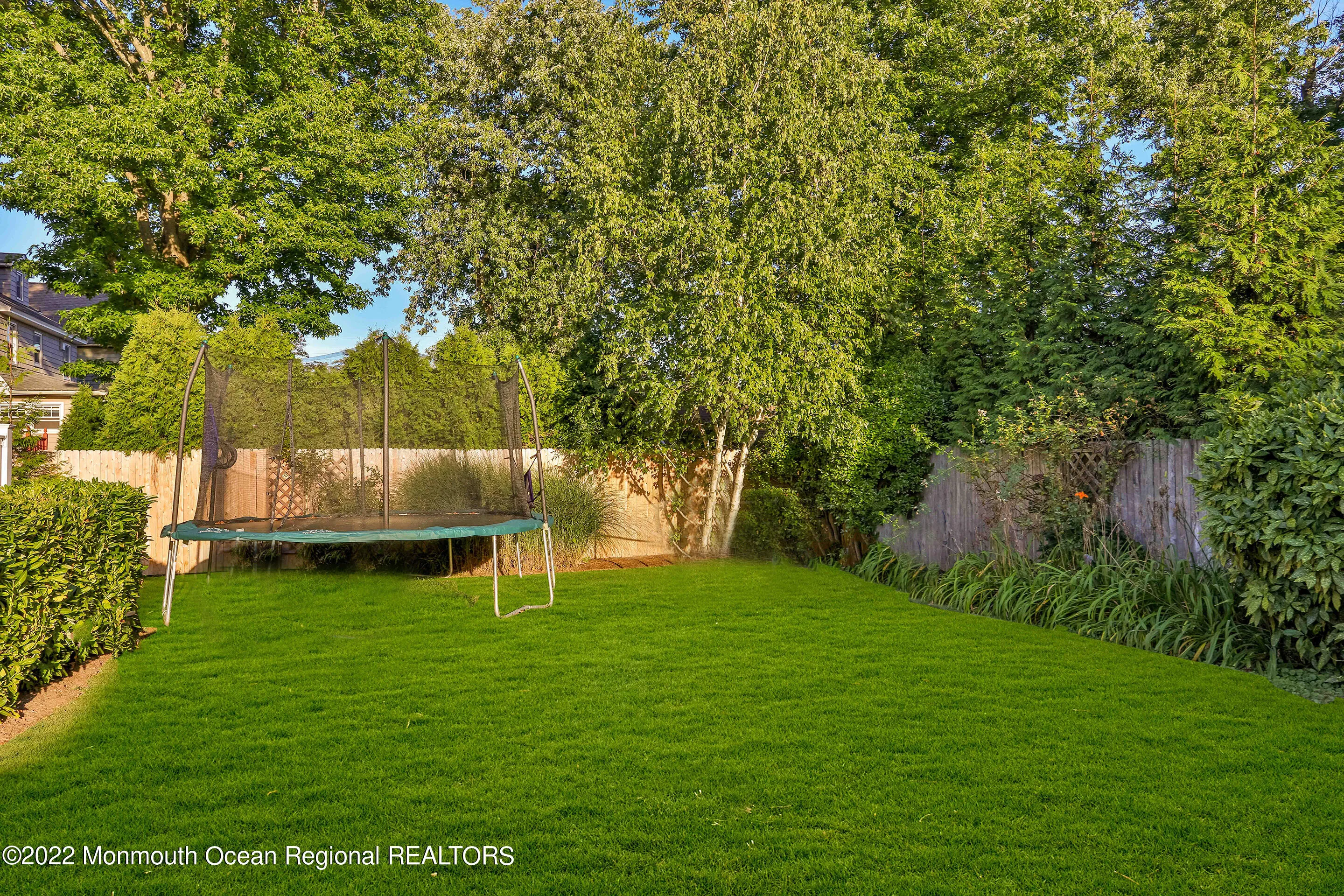 Rumson, New Jersey 07760, United States, 4 Bedrooms Bedrooms, ,3 BathroomsBathrooms,Residential,Active,250670