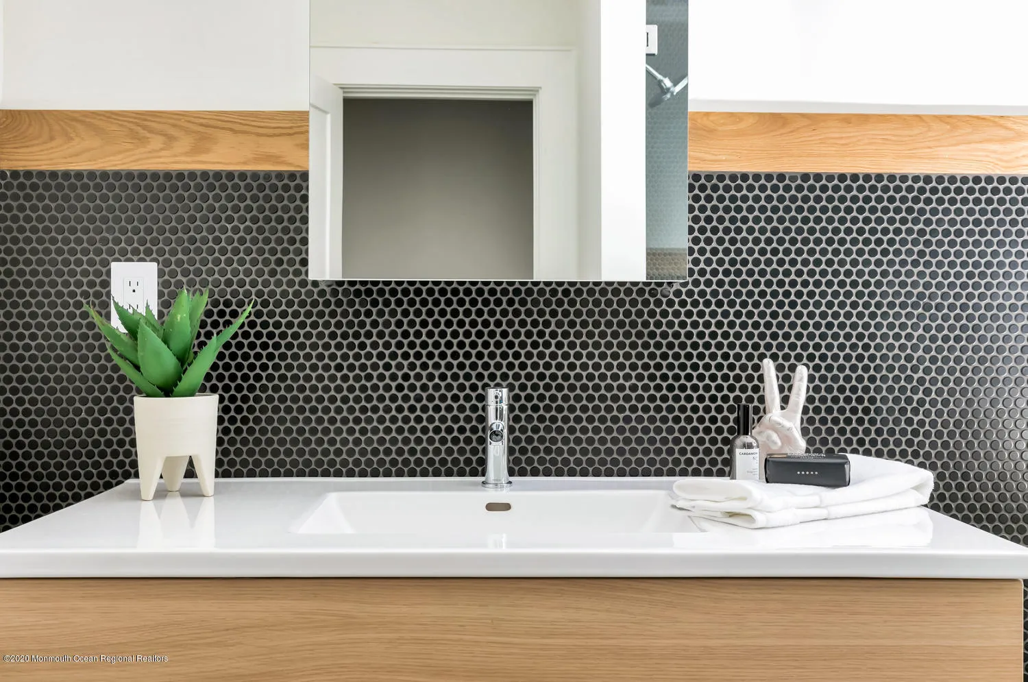 Rumson, New Jersey 07760, United States, 4 Bedrooms Bedrooms, ,3 BathroomsBathrooms,Residential,Active,250670