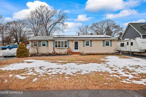 Homes For Sale - 143 Beverly Boulevard<br/> Brick, NJ 08724