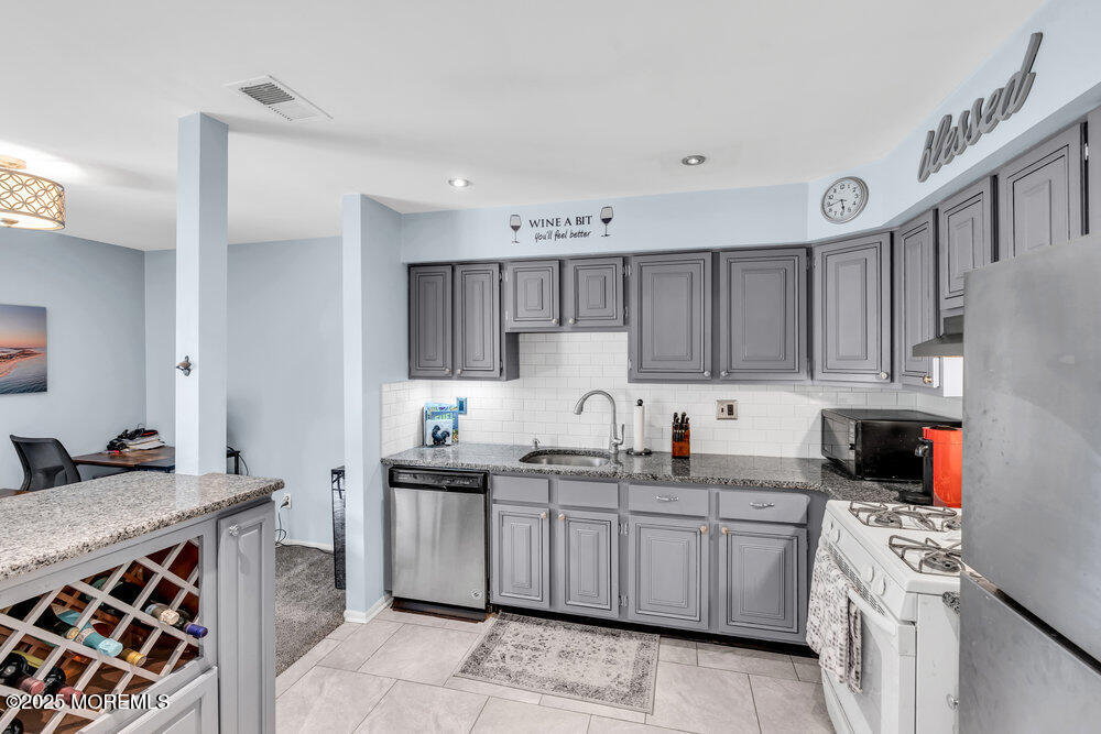 4 Amherst Court, Matawan, New Jersey image 8