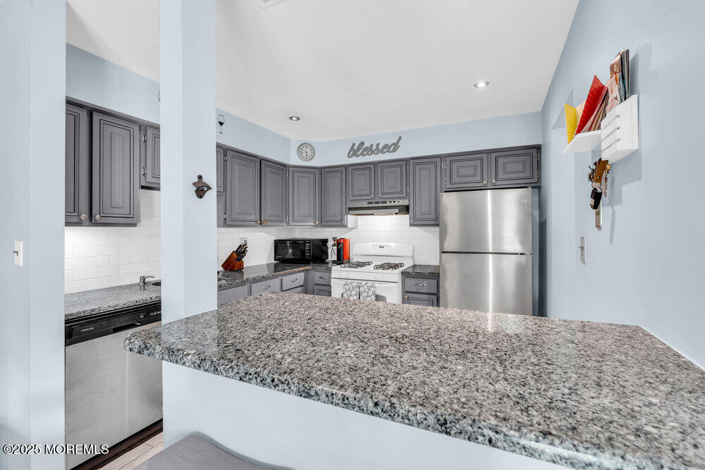 4 Amherst Court, Matawan, New Jersey image 10