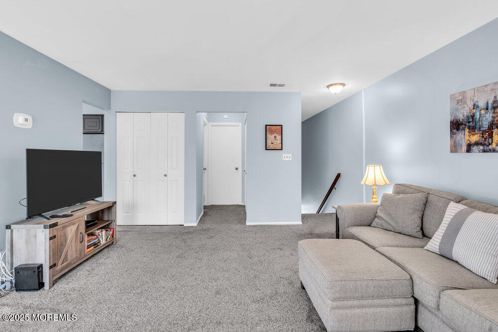 4 Amherst Court, Matawan, New Jersey image 6