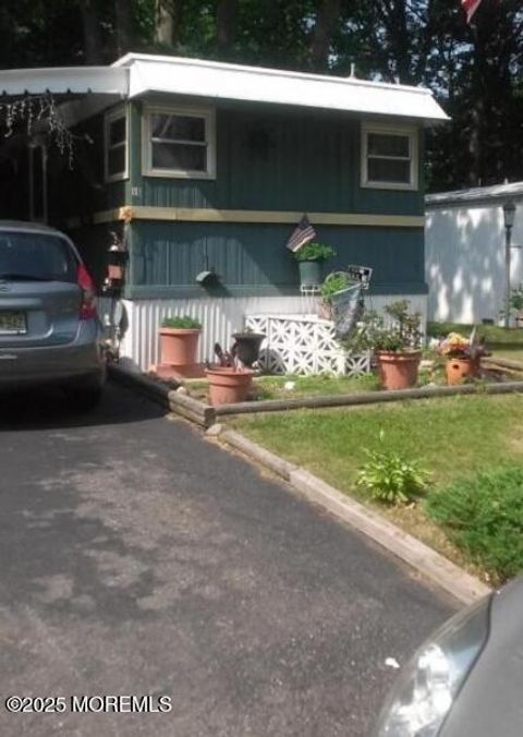 Homes For Sale - 10 Nicholas Boulevard<br/> Ocean County, Jackson, NJ 08527