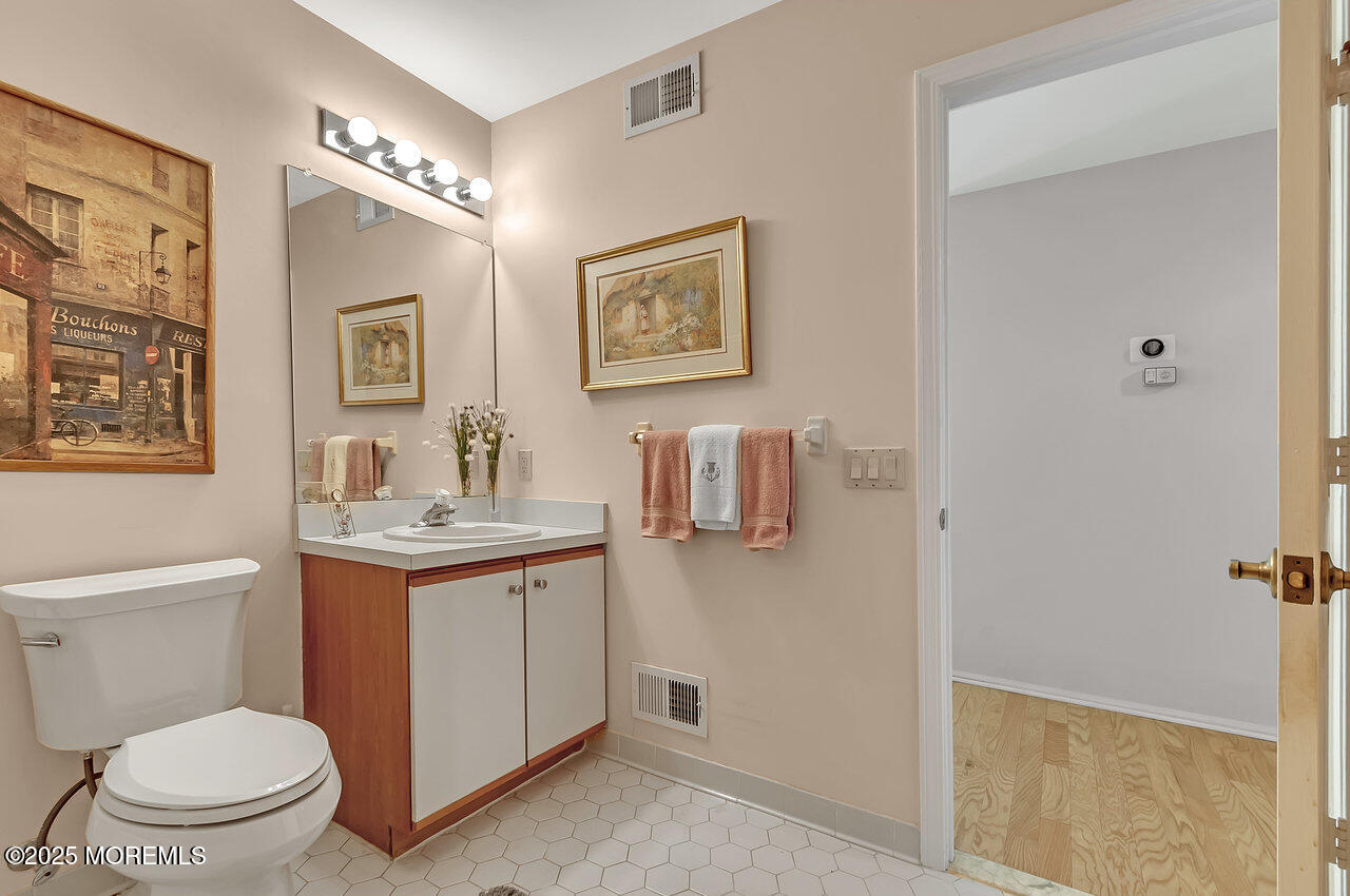 89 Chaucer Court, Lakewood, New Jersey image 18