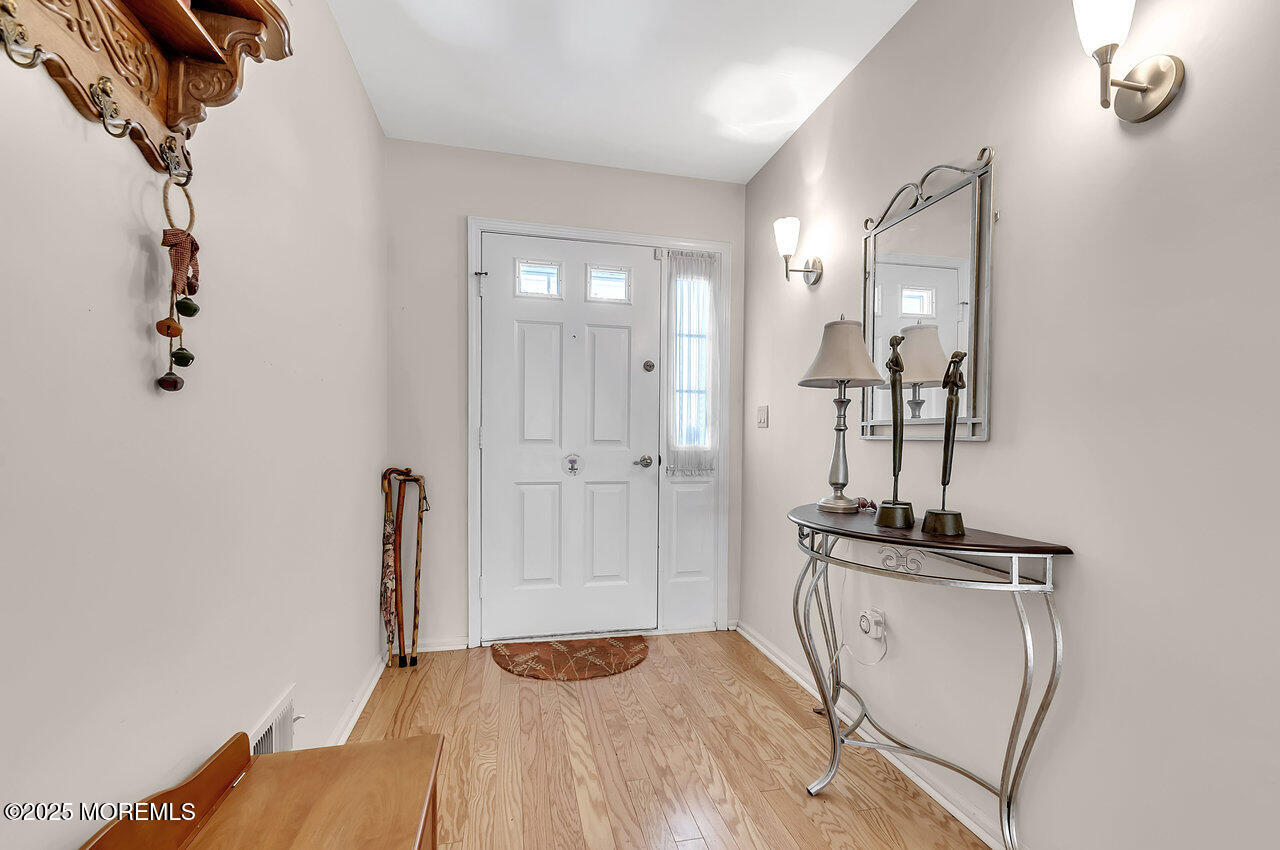 89 Chaucer Court, Lakewood, New Jersey image 4