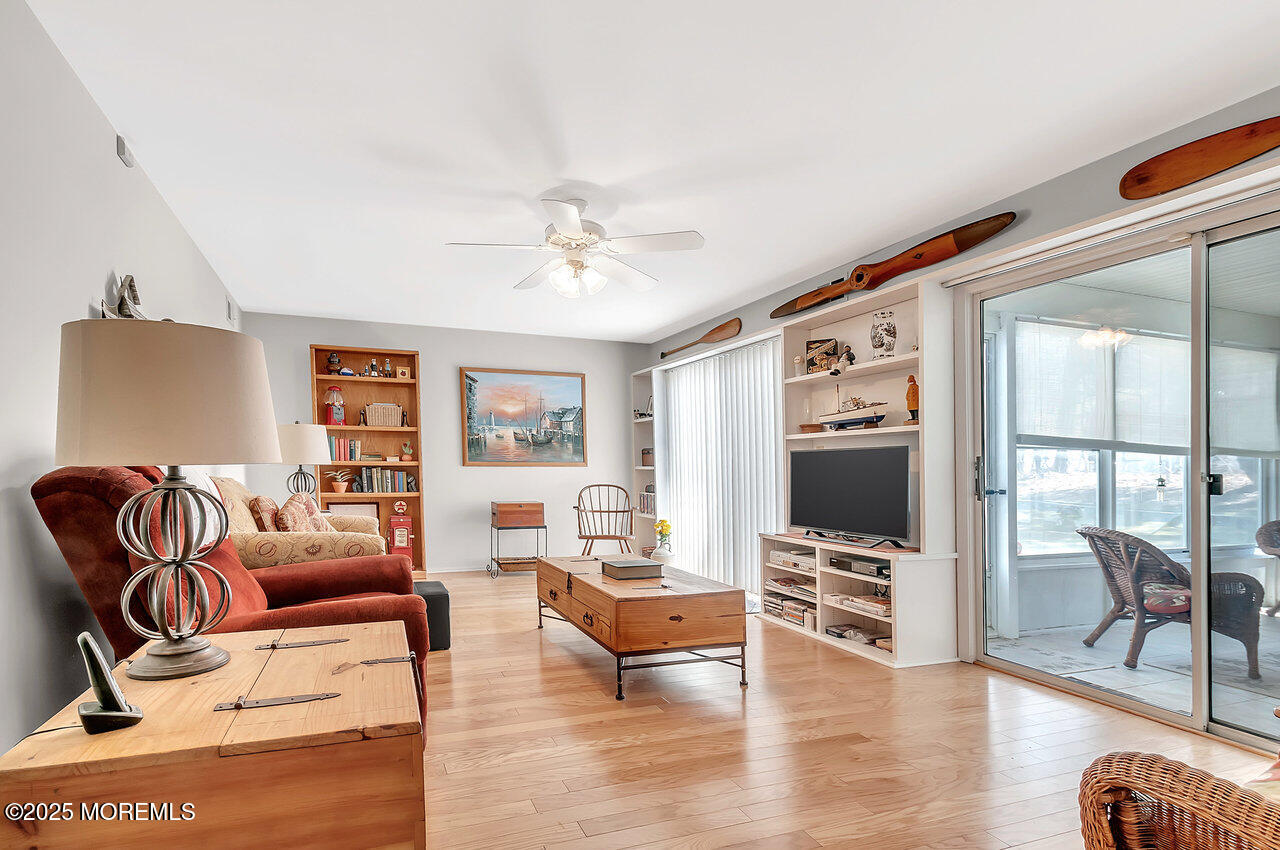 89 Chaucer Court, Lakewood, New Jersey image 14